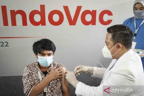 Penyuntikan perdana vaksin COVID-19 IndoVac produksi Bio Farma