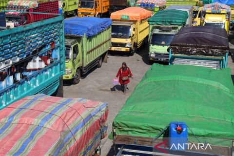 Aksi mogok sopir truk pengangkut sembako di Ternate