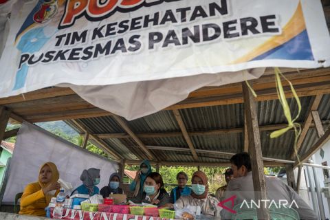 Posko Kesehatan Korban Banjir Pakuli Utara Sigi