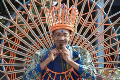 Melestarikan kerajinan rotan dengan acara budaya