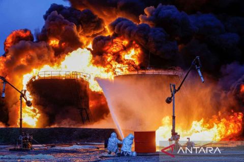 Kebakaran depo minyak di wilayah Shakhtarsk