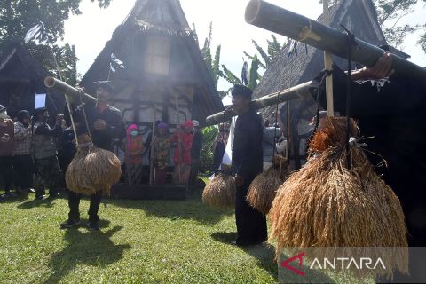 Tradisi Seren Taun di Kampung Budaya Sindang Barang