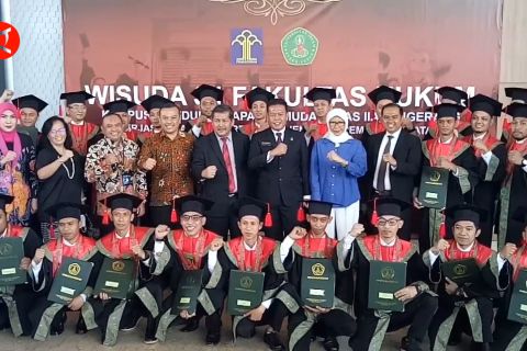 32 Warga binaan Lapas Pemuda kota Tangerang lulus jadi sarjana hukum