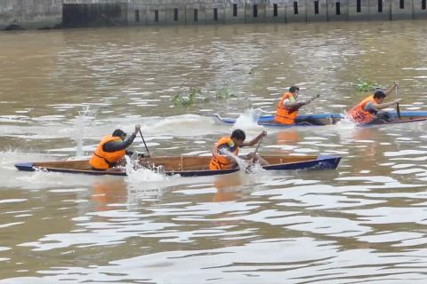 64 Tim Balap Jukung bersaing pada Festival Paman Birin Cup