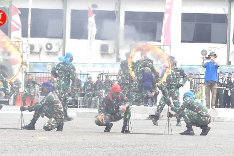 Aksi ketangkasan dan tarian meriahkan HUT ke-77 TNI di Banjarbaru