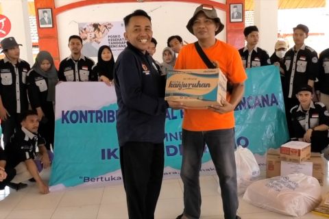 Ringankan beban korban banjir, PWI Malang Raya salurkan bansos