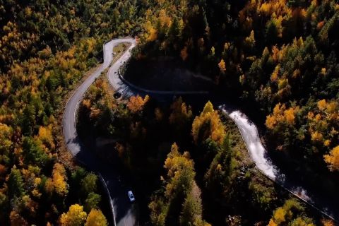 Jalan raya baru yang melewati Ngarai Yarlung Zangbo hampir rampung
