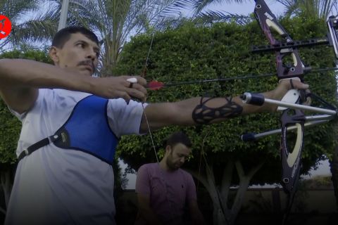 Kegigihan dua pemuda Palestina ikut kompetisi panahan Olimpiade 2024