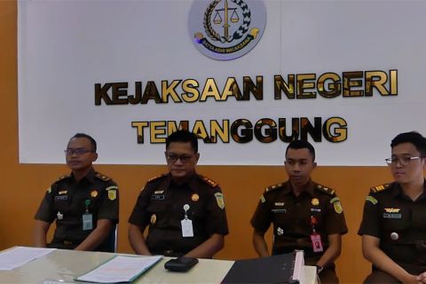 Kejari Temanggung tahan kades dan sekdes korupsi bankeu