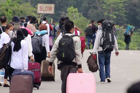 P4MI Sambas berangkatkan ratusan PMI legal ke Malaysia