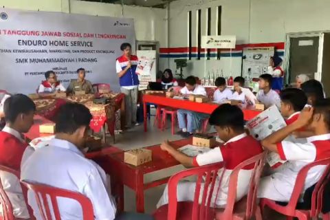 Pertamina edukasi pelajar SMK di Padang kenali oli palsu