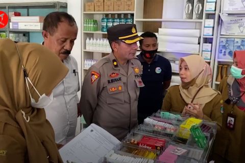 Polres Seram Bagian Timur sita 197 sirop obat batuk di 14 apotek