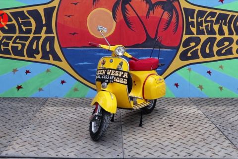 Ratusan penggila vespa serbu Banda Aceh