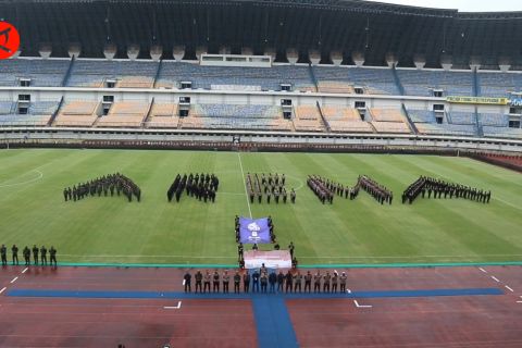 Ribuan personel keamanan lakukan doa bersama di GBLA Bandung
