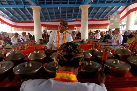 Suara gamelan berkumandang, Sekaten Keraton Solo dimulai