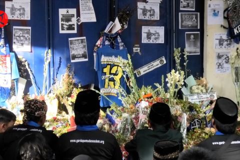 Umat lintas agama gelar doa bersama di Stadion Kanjuruhan Malang