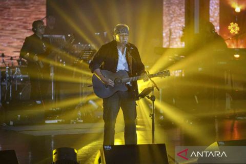 Iwan Fals, Slank, Kahitna hingga Isyana Sarasvati goyang panggung Music20 di TMII