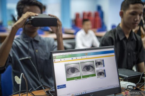 Perekaman KTP Elektronik di SMK Negeri 2 Palembang