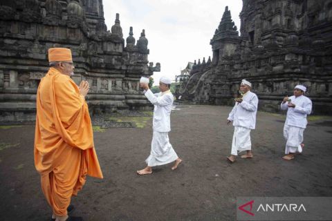 Anggota delegasi R20 kunjungi Candi Prambanan