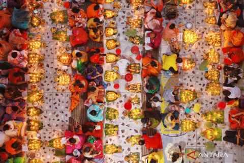 Ritual Hindu Rakher Upobash di Bangladesh