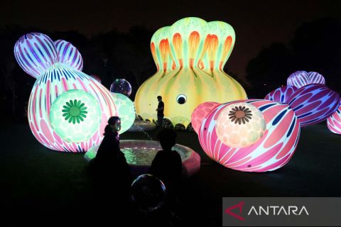 Warna-warni festival cahaya Noor Riyadh