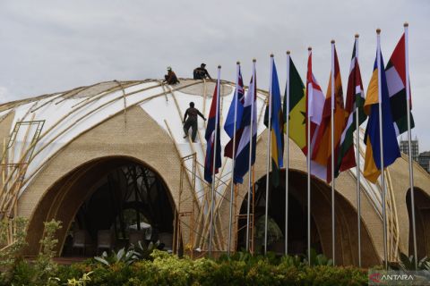 Persiapan ruangan untuk  KTT G20