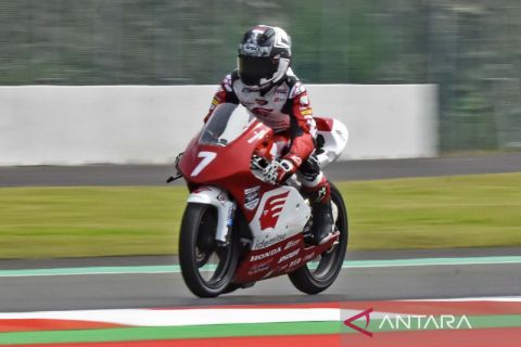 Veda Ega Pratama juara race 1 Idemitsu Asian Talent Cup di Mandalika