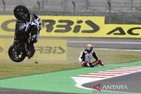 Michael van der Mark "crash" parah di race 1 WSBK Mandalika 2022