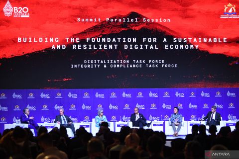 Summit Panel Discussion B20