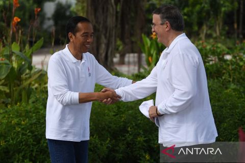 Presiden Jokowi sambut para pemimpin negara G20 di Tahura Ngurah Rai