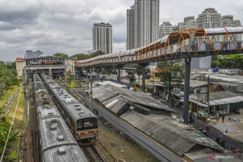 Pembangunan Skywalk Kebayoran Lama