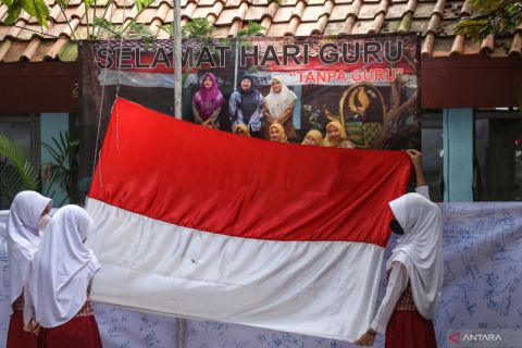 Peringati Hari Guru tanpa kehadiran guru di Depok