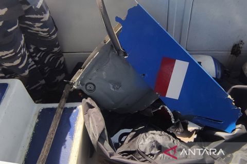 Pencarian korban helikopter Polri yang jatuh di Belitung Timur