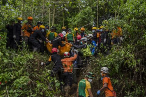 Pencarian korban gempa Cianjur
