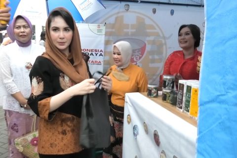 Arumi Bachsin targetkan 10.000 transaksi di Batu Street Food Festival
