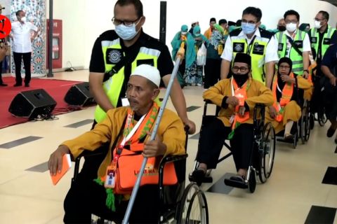 Bandara Kertajati mulai berangkatkan Jamaah umroh