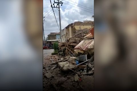 Gempa magnitudo 5,6 guncang Kabupaten Cianjur, rusak rumah warga