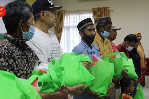 Pemkot Pontianak salurkan bantuan cadangan pangan untuk 1.800 KK