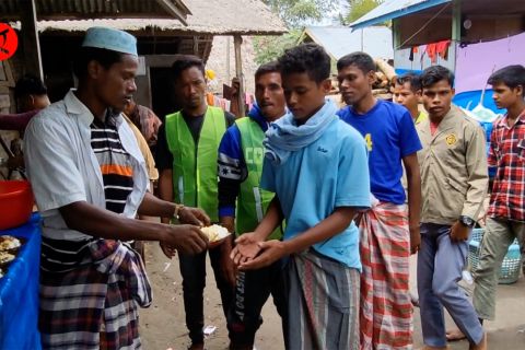 Perangkat desa berikan penanganan bagi imigran Rohingya