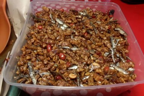 Sambal goreng kacang untuk korban gempa Cianjur dari Tagana Jember