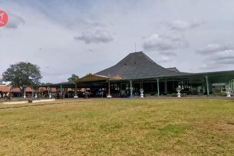 Sesi 'ngunduh mantu' Erina-Kaesang di Loji Gandrung dan Mangkunegaran