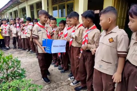 Siswa SD di Batang ikut galang dana untuk korban gempa Cianjur