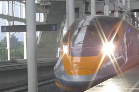 Temui Xi Jinping, Jokowi optimistis kereta cepat beroperasi Juni 2023