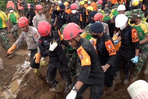 Tim SAR kembali temukan 6 korban tertimbun longsor