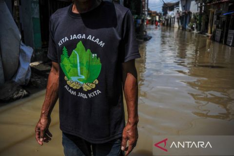 Sungai Citarum meluap rendam permukiman Dayeuhkolot