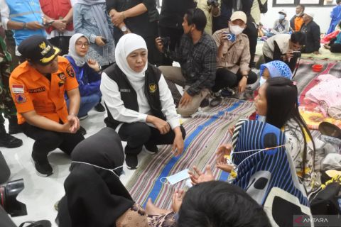 Gubernur Jatim kunjungi lokasi pengungsi warga terdampak APG Semeru