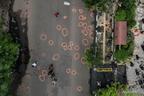 Penampakan TKP ledakan bom di Polsek Astanaanyar