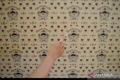 Produksi seragam batik sekolah kreasi siswa SMK