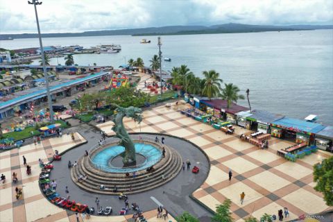 Patung Naga Simbol Kesultanan Buton