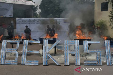 Bea Cukai musnahkan rokok dan miras ilegal